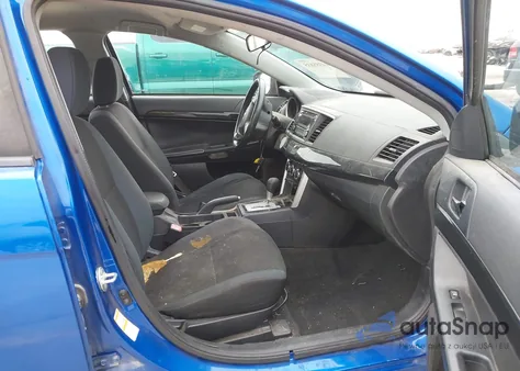 2016 Mitsubishi Lancer Es z USA, uszkodzony, nr VIN JA32U2FU3GU009456